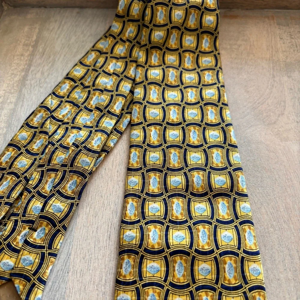 Pfizer men’s‎ 100% silk tie the blue pill